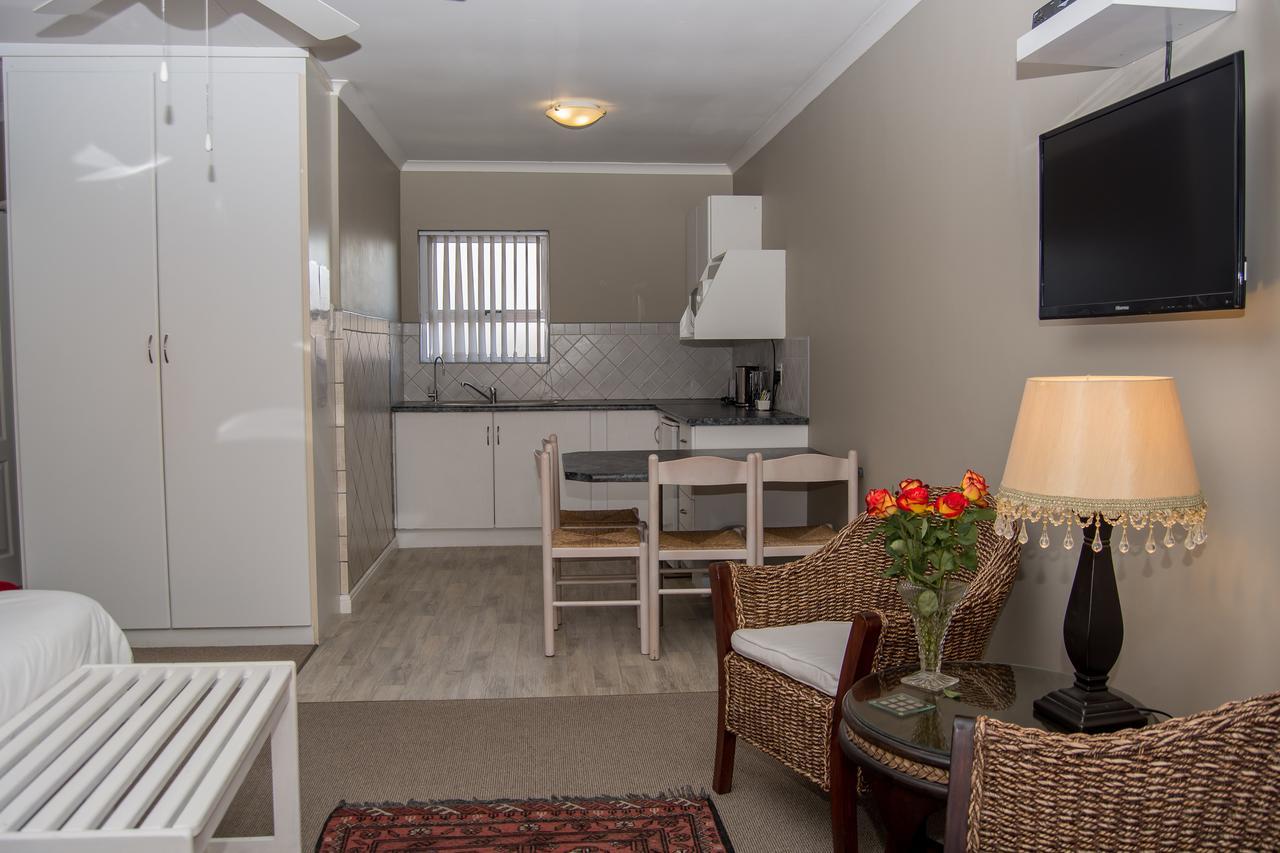 Diaz Beach Guest House มอสเซิลเบย์ ภายนอก รูปภาพ